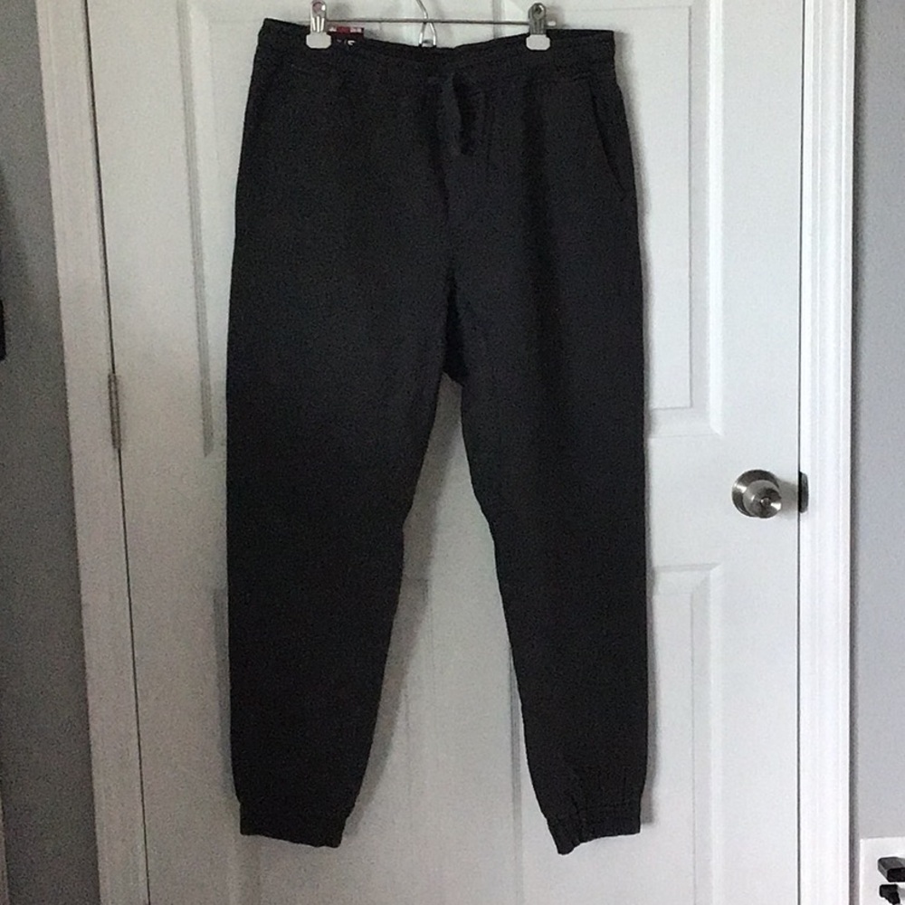 Men's Black Jogger Pants Size XL NWT (JP)